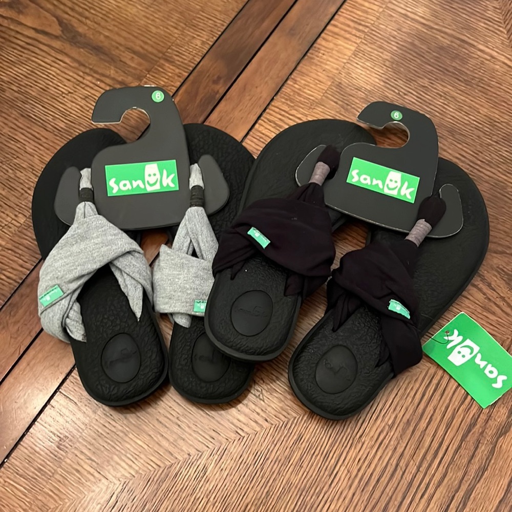 Two size 6 Sanuk Bundle